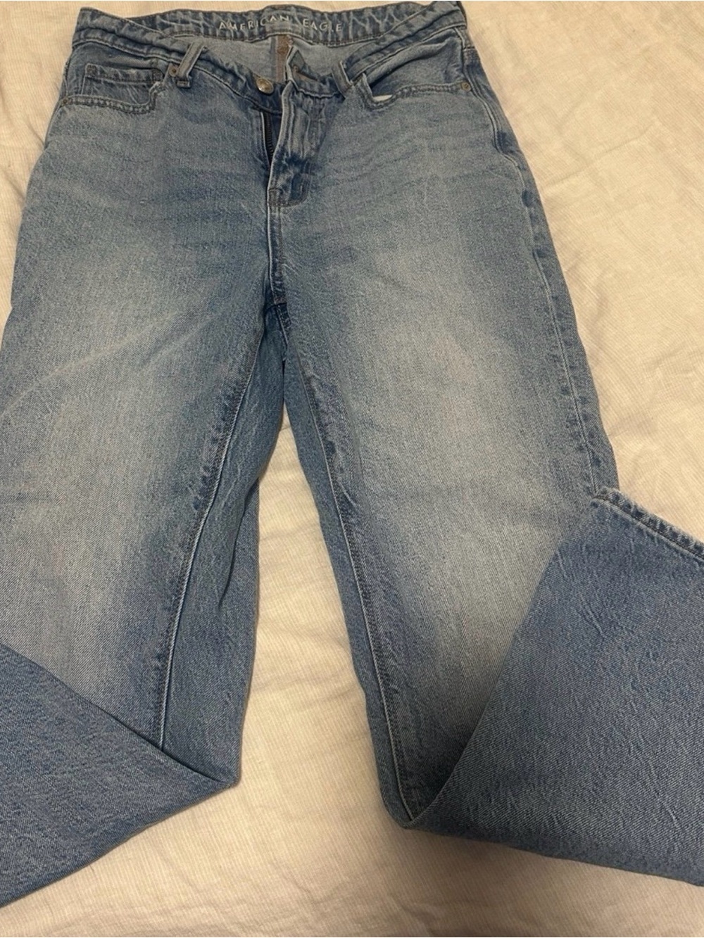 American Eagle Outfitters Light Wash Straight Leg Jeans Size 2 Short